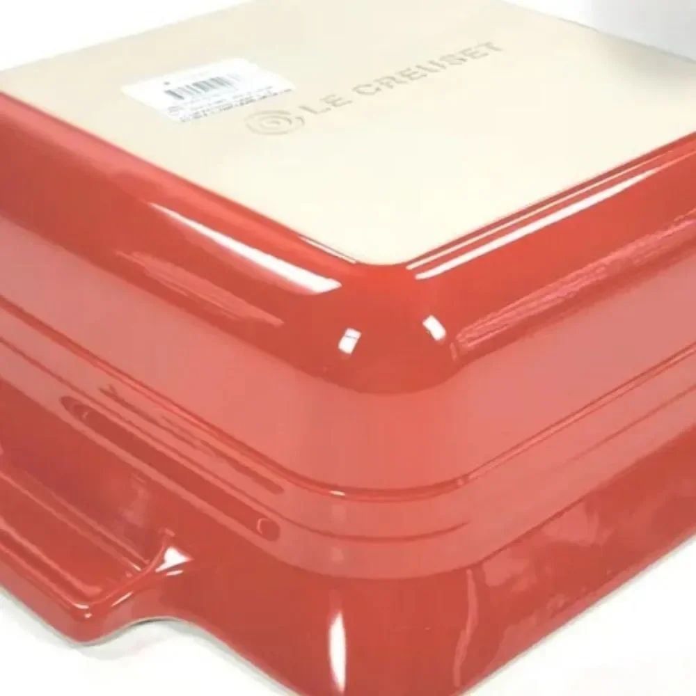 Le‎ Creuset Stoneware Classic 3QT Square Covered Baking Dish- Carmin